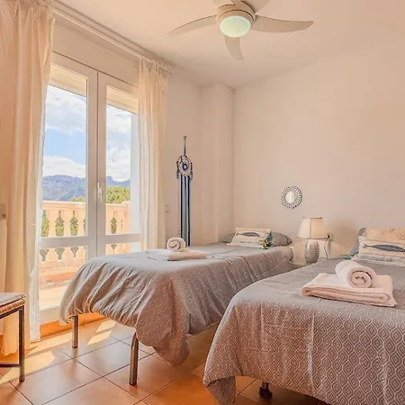 Apartment In Almadraba *